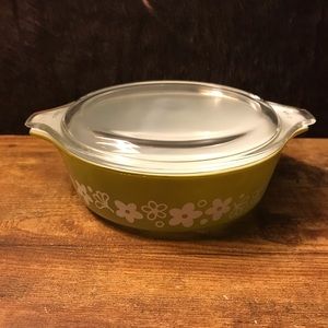 Pyrex Spring Blossom Crazy Daisy Small Casserole